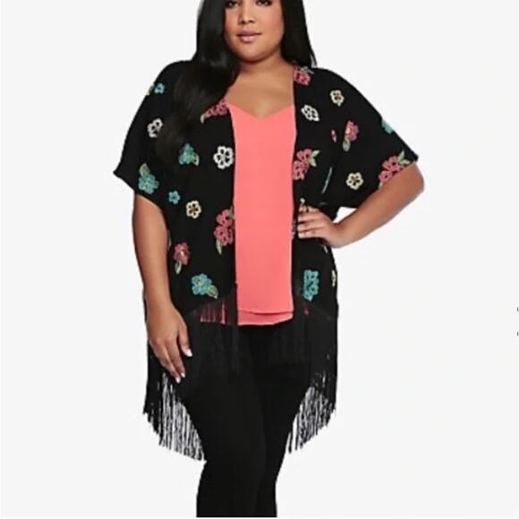 TORRID Size 2 / 3 Embroidered Kimono Fringe Open Front Black Boho Festival - Picture 1 of 15